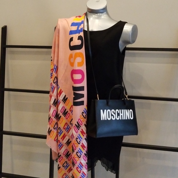 💯% AUTHENTIC MOSCHINO LOGO PRINT SCARF - Picture 7 of 8